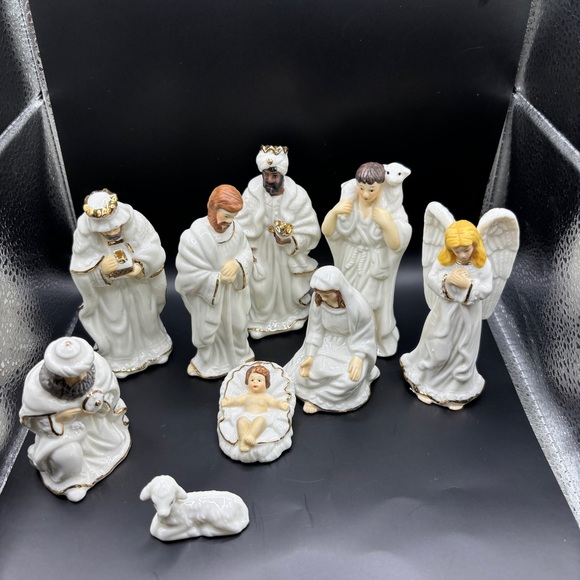 Galleria Fine Porcelain Nativity 9 Pc Set Figurine - Picture 4 of 13